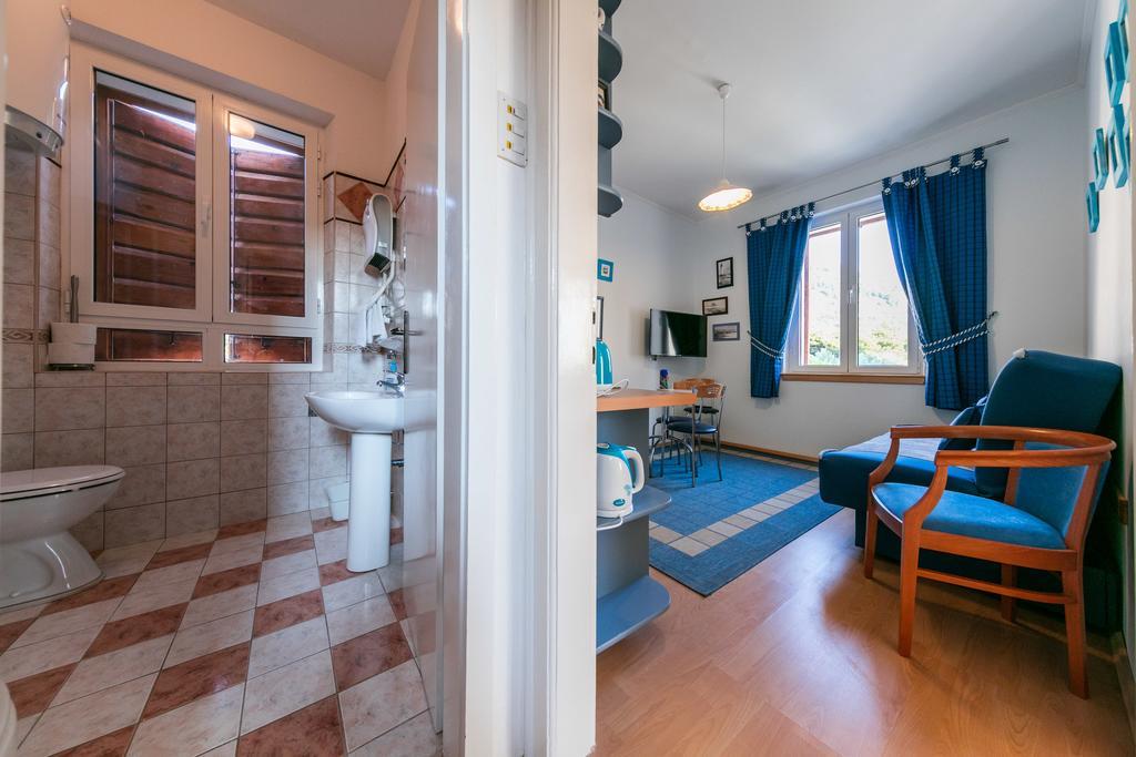 Apartments Kastelani Komiža Zewnętrze zdjęcie