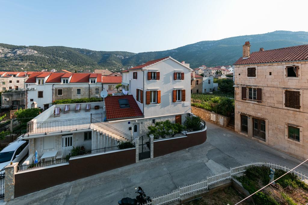 Apartments Kastelani Komiža Zewnętrze zdjęcie