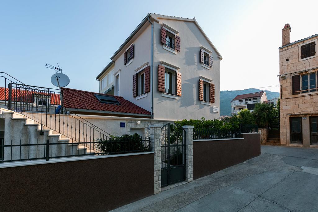 Apartments Kastelani Komiža Zewnętrze zdjęcie