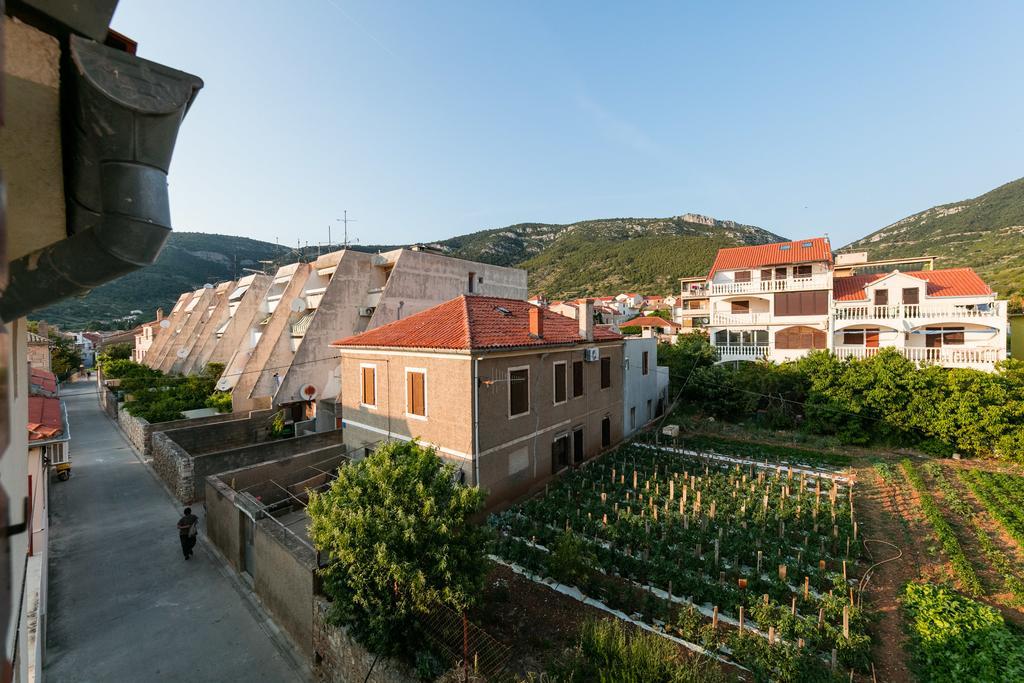 Apartments Kastelani Komiža Zewnętrze zdjęcie
