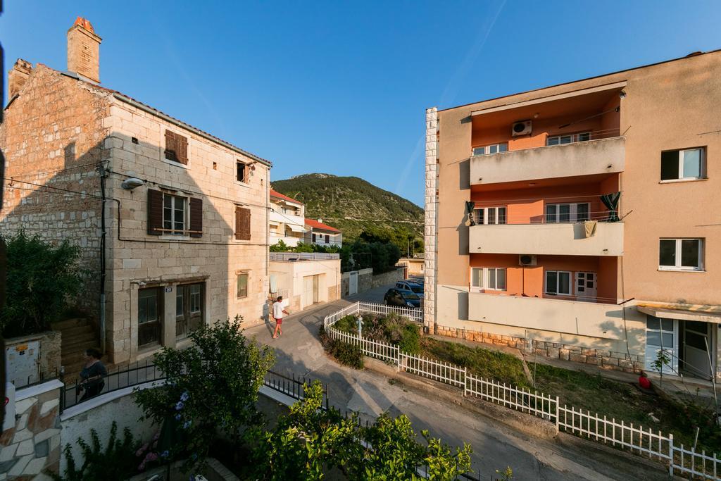 Apartments Kastelani Komiža Zewnętrze zdjęcie