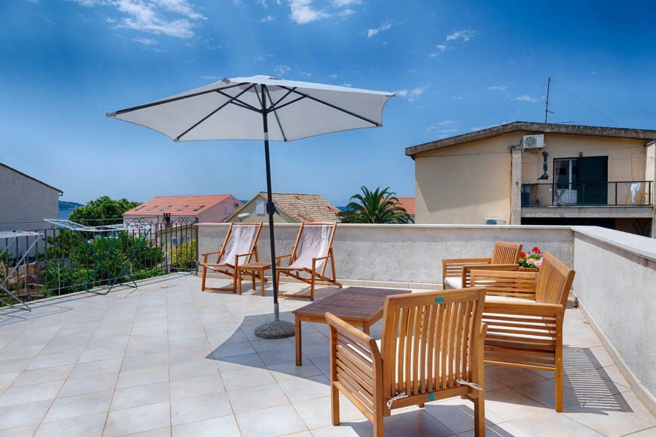 Apartments Kastelani Komiža Zewnętrze zdjęcie